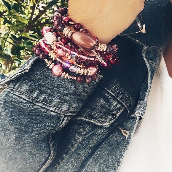 Viva Magenta multicolored gemstone beaded handmade unique bracelet - Picture 3 of 9